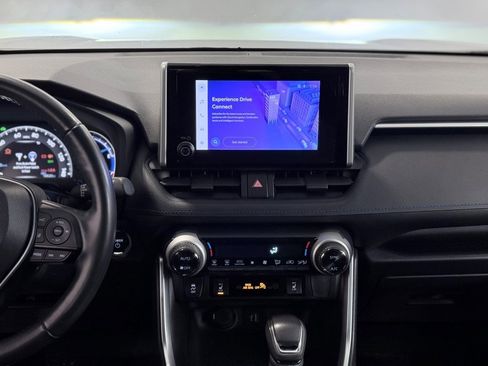 Used 2024 Toyota RAV4 SE image 22