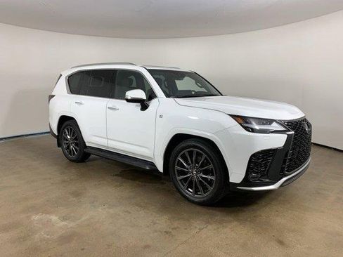 Used 2024 Lexus LX 600 F Sport image 4