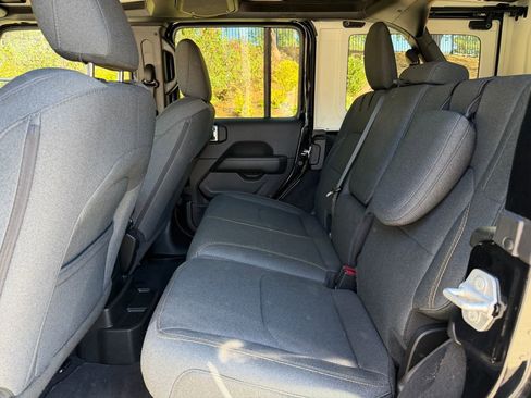 Used 2025 Jeep Wrangler Unlimited Sahara w/ Safety Group image 33