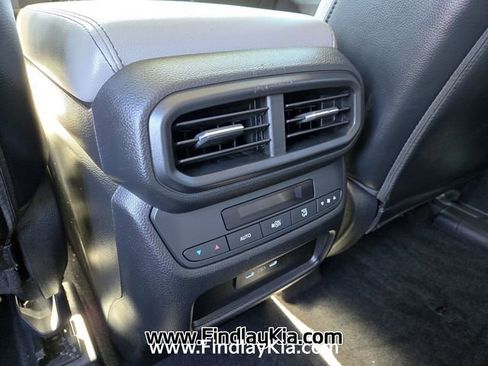 Used 2024 Honda Pilot Touring image 17