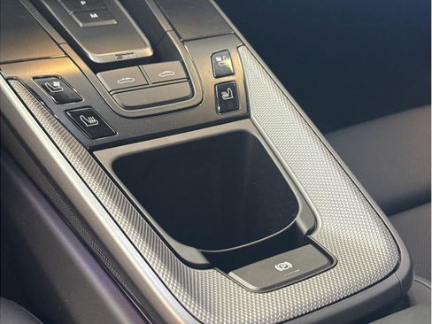 Used 2024 Porsche 911 Targa 4S w/ Premium Package image 33