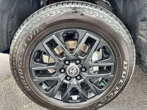 Used 2025 Toyota Tundra Limited image 19