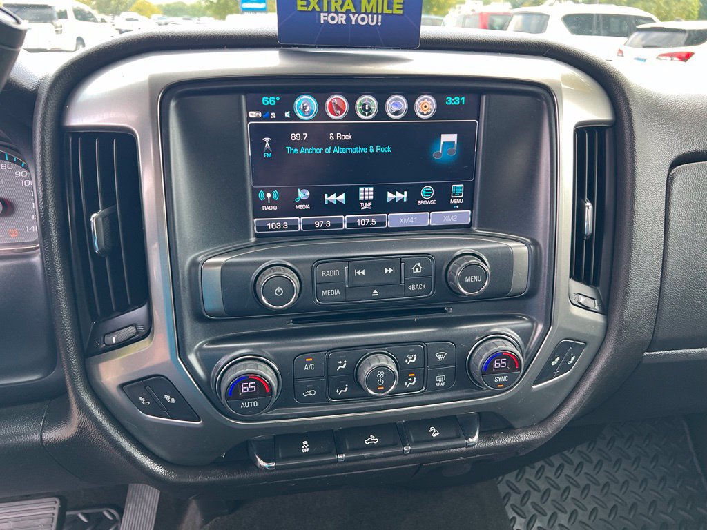 Used 2018 Chevrolet Silverado 1500 LT AWD/4WD image 30