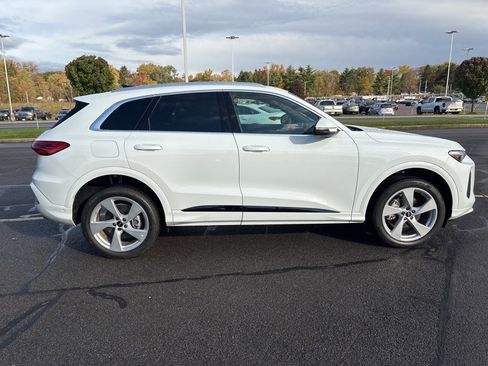 New 2025 Audi Q5 Premium Plus image 8