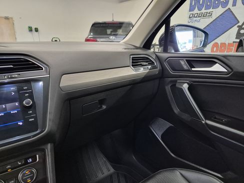 Used 2020 Volkswagen Tiguan SEL FWD image 21