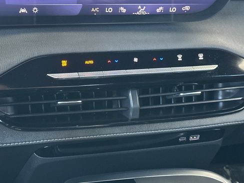 Certified 2026 Buick Enclave Preferred FWD image 30