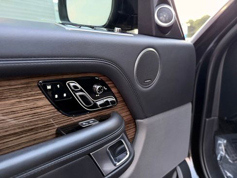 Used 2018 Land Rover Range Rover Supercharged AWD/4WD image 19