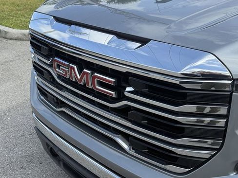 Used 2023 GMC Sierra 1500 SLT w/ SLT Premium Package RWD image 7