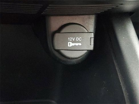 Used 2015 Dodge Journey R/T w/ Flexible Seating Group image 29