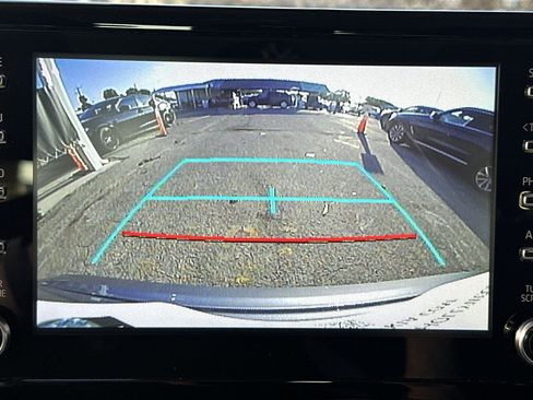 Used 2020 Toyota Corolla LE image 21