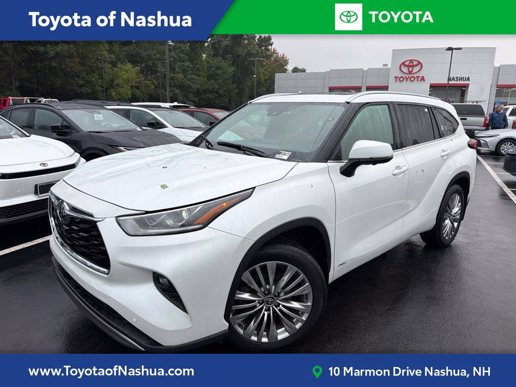Used 2026 Toyota Highlander Platinum AWD/4WD image 1