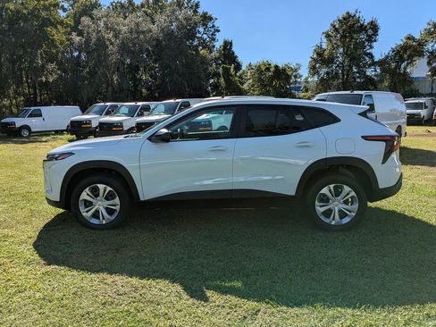 New 2026 Chevrolet Trax LS w/ Driver Confidence Package image 7
