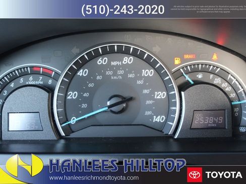 Used 2015 Toyota Camry LE image 31