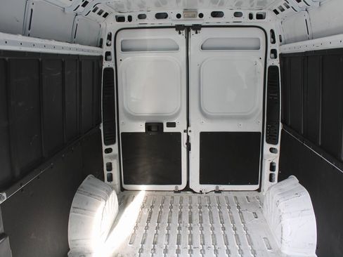 Used 2023 RAM ProMaster 2500 image 8
