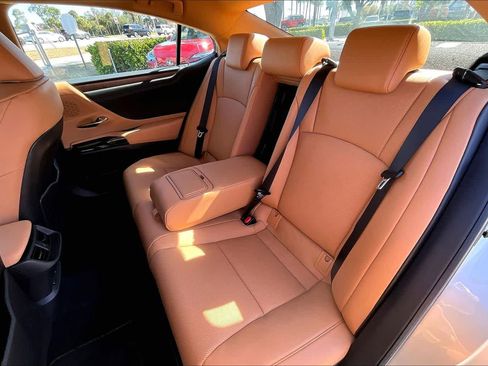 Used 2025 Lexus ES 350 w/ Premium Package image 21