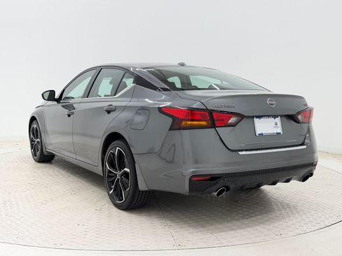 Used 2023 Nissan Altima 2.5 SR w/ SR Premium Package AWD/4WD image 3