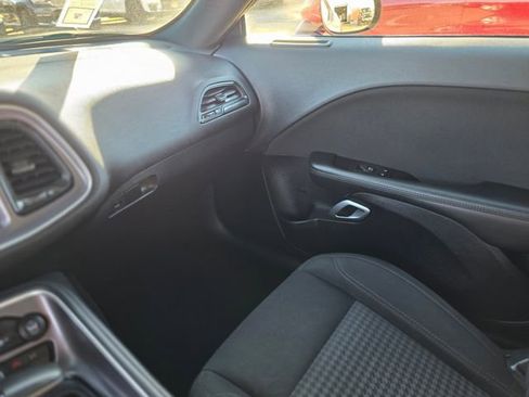 Used 2020 Dodge Challenger SXT image 30