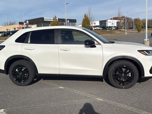 New 2026 Honda HR-V Sport image 3