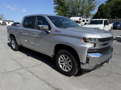 Used 2019 Chevrolet Silverado 1500 LT w/ All-Star Edition AWD/4WD image 3