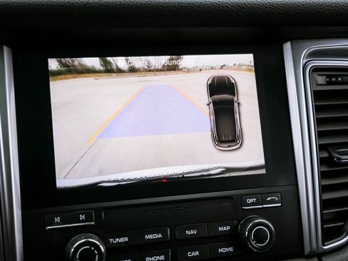 Used 2018 Porsche Macan S image 12