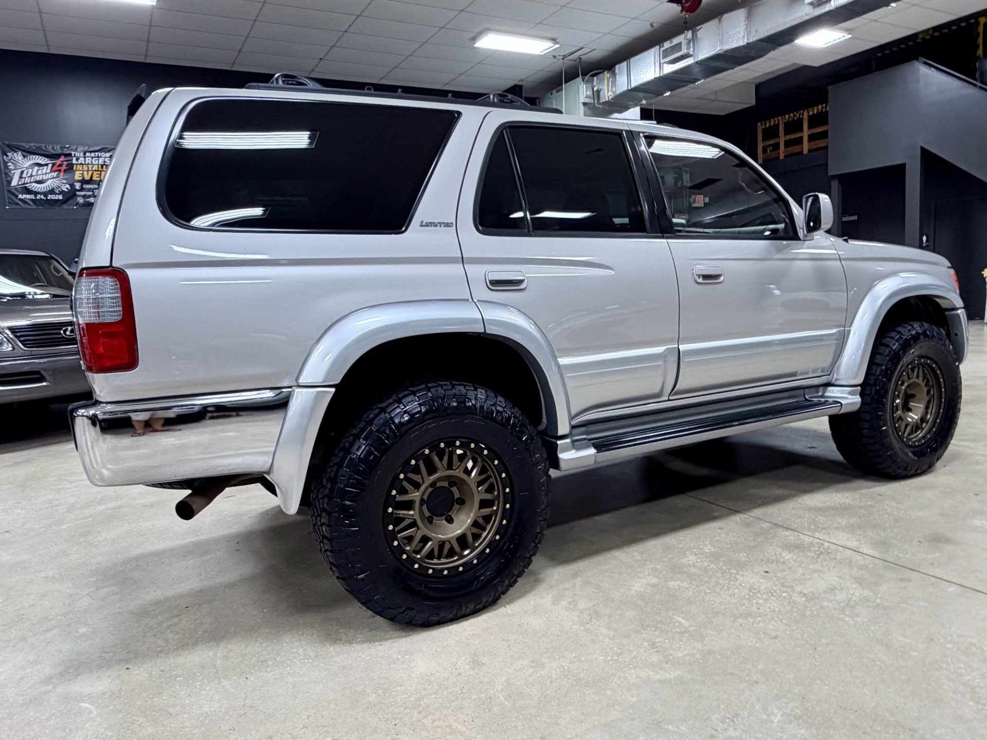 Used 1996 Toyota 4Runner Limited AWD/4WD image 8