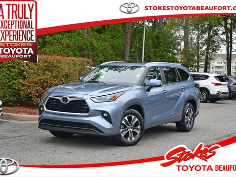 Certified 2024 Toyota Highlander LE image 1