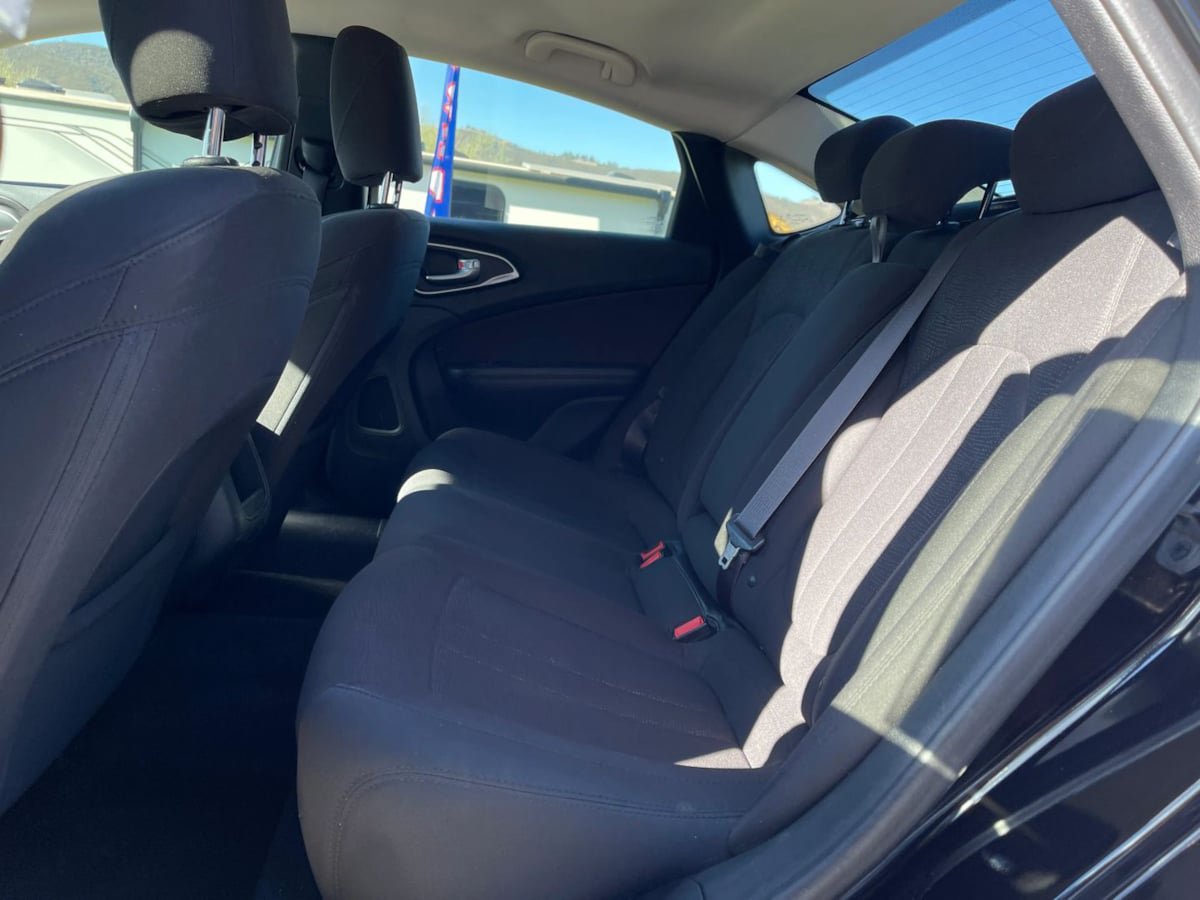 Used 2015 Chrysler 200 Limited FWD image 24