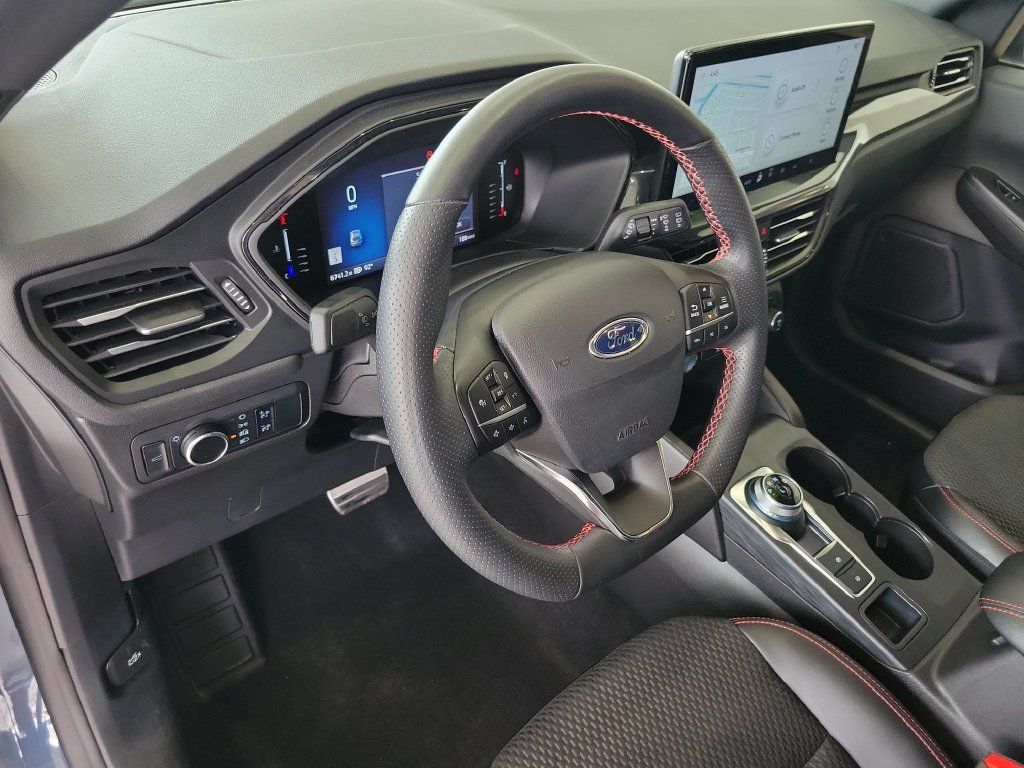 Used 2024 Ford Escape ST-Line w/ Tech Pack #1 FWD image 18