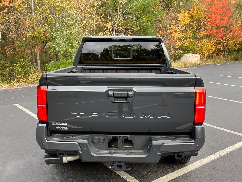 Used 2025 Toyota Tacoma SR5 AWD/4WD image 4