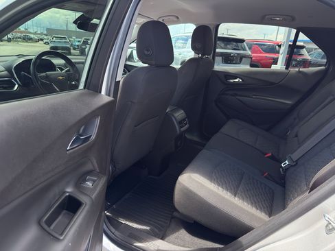 Used 2018 Chevrolet Equinox LT FWD image 29