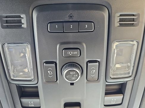 Used 2024 Cadillac Escalade Premium Luxury AWD/4WD image 45