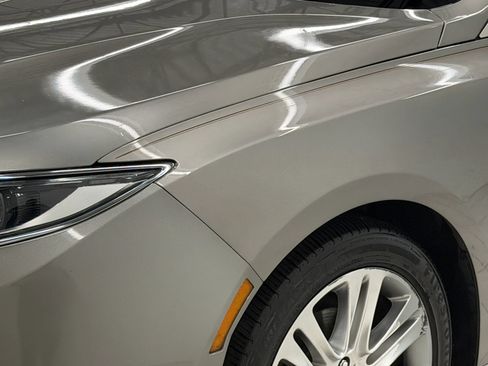 Used 2015 Lincoln MKZ FWD image 4