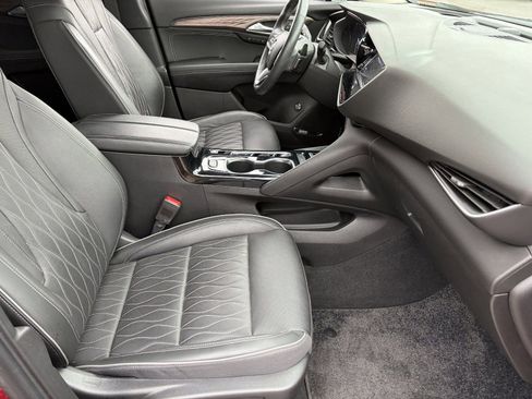 Certified 2021 Buick Envision Avenir w/ Technology Package II FWD image 13