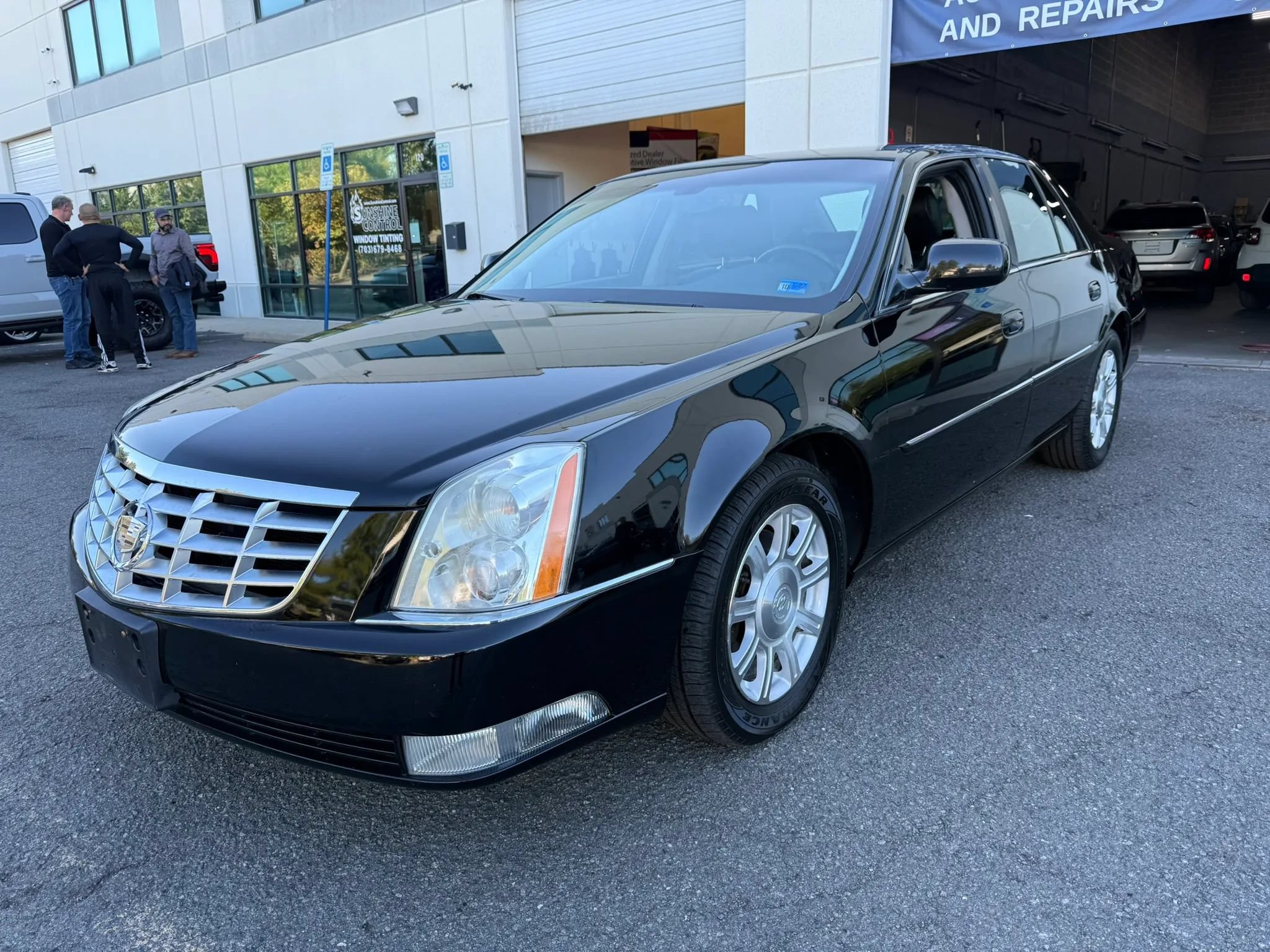 Used 2011 Cadillac DTS FWD image 5