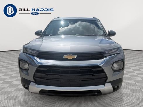 Used 2021 Chevrolet TrailBlazer LT w/ Convenience Package FWD image 2