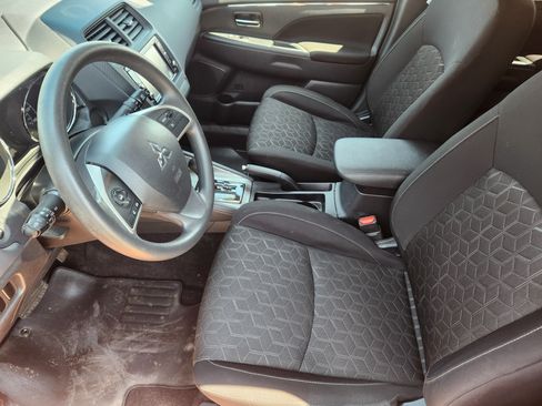 Used 2025 Mitsubishi Outlander Sport ES AWD/4WD image 9