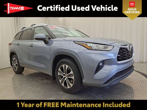 Certified 2020 Toyota Highlander XLE AWD/4WD image 1