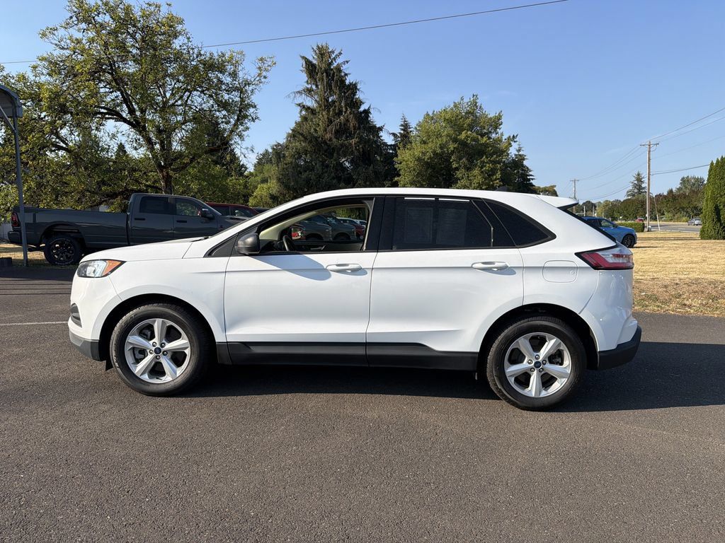 Used 2023 Ford Edge SE w/ Cargo Accessory Package AWD/4WD image 3