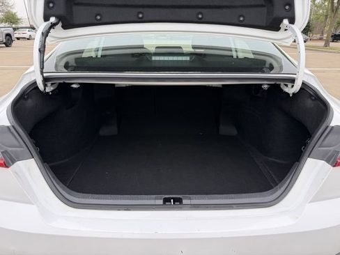 Used 2025 Toyota Camry SE image 29