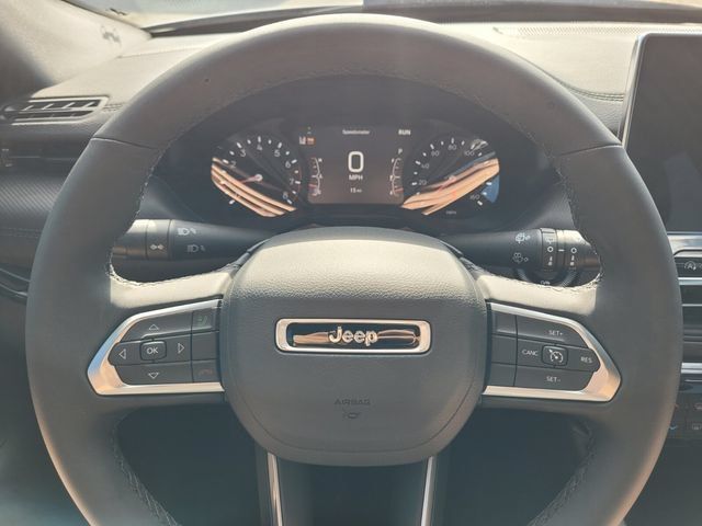 Used 2026 Jeep Compass Latitude AWD/4WD image 24