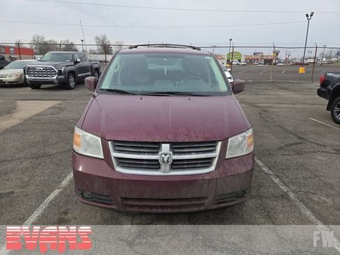 Used 2009 Dodge Grand Caravan SXT image 2