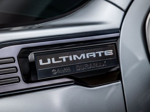Used 2024 GMC Sierra 3500 Denali Ultimate AWD/4WD image 17