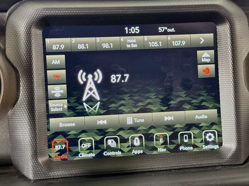 Used 2023 Jeep Wrangler Unlimited AWD/4WD image 31