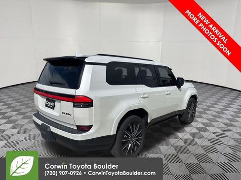 Used 2024 Lexus GX 550 w/ Accessory Package (2T) AWD/4WD image 5