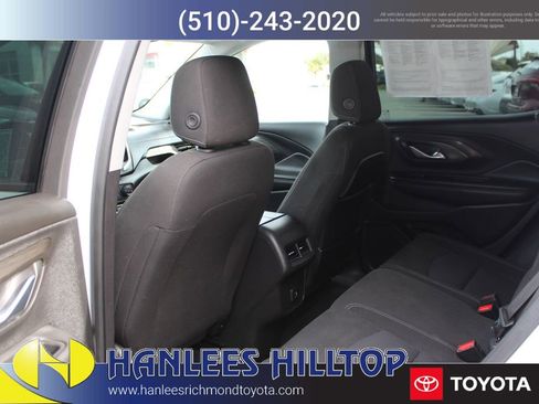 Used 2022 GMC Terrain SLE image 15