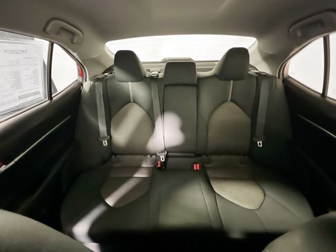 Used 2023 Toyota Camry LE image 31