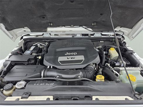 Used 2014 Jeep Wrangler Sahara AWD/4WD image 26