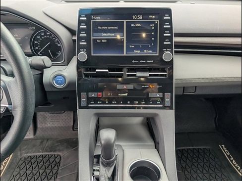 Used 2021 Toyota Avalon XLE image 10