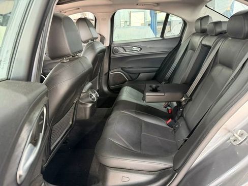 Used 2018 Alfa Romeo Giulia AWD image 8