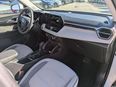 Used 2024 Chevrolet TrailBlazer LT image 27